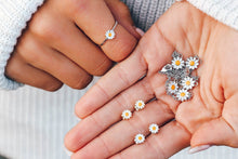 Load image into Gallery viewer, Daisy Choker