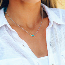 Load image into Gallery viewer, Crescent Moon Necklace